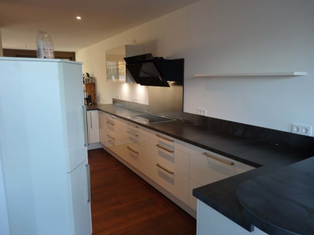 Uni gloss 7 625x469 - Blanco Spüle und Armatur