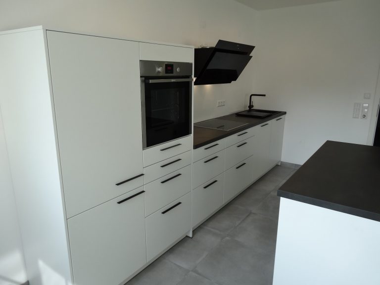 Schüller Siena weiss samtmatt 2 768x576 - Schüller - Modell Siena