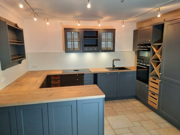 moebel spanrad kueche tegernsee schueller vienna anthrazit 625x469 - Blanco Spüle und Armatur