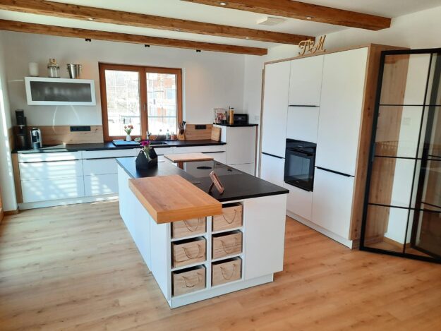 Schueller Glasline matt kristallweiss 1 625x469 - Miele Küchengeräte