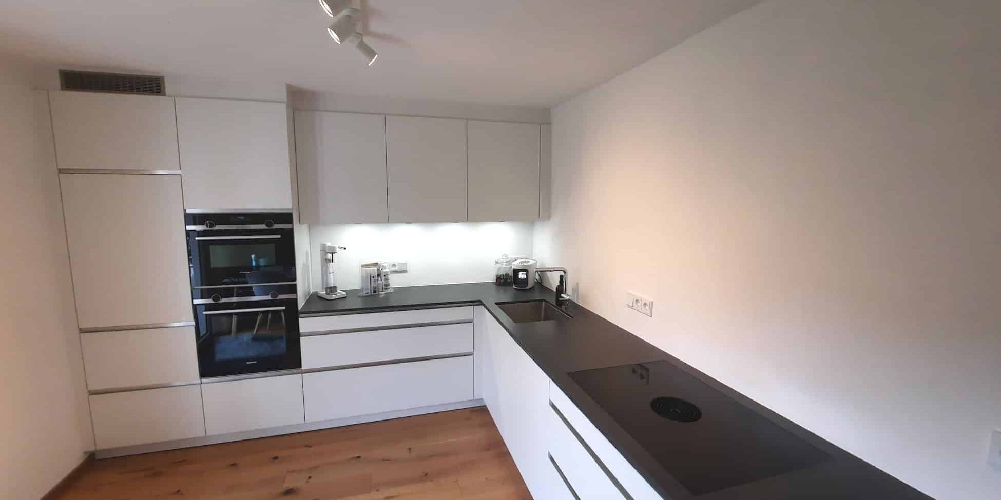 Schüller uni weiss matt 1 Schüller uni weiss matt 1