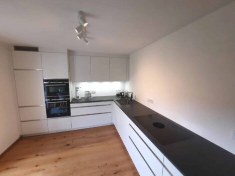 Schueller uni weiss matt 1 1 469x352 - Referenzen