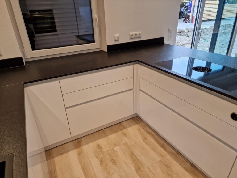 Schueller Sorrento Plus Kristallweiss 4 768x576 - Schüller - Sorrento Plus Kristallweiß Hochglanz