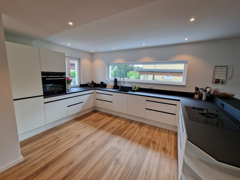 Schueller Pura weiss matt 1 768x576 - Schüller - Pura weiß matt