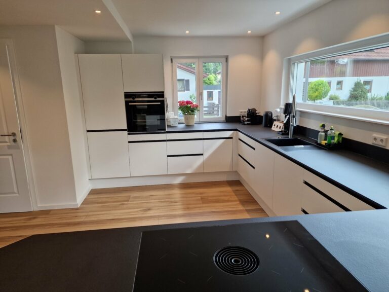 Schueller Pura weiss matt 3 768x576 - Schüller - Pura weiß matt