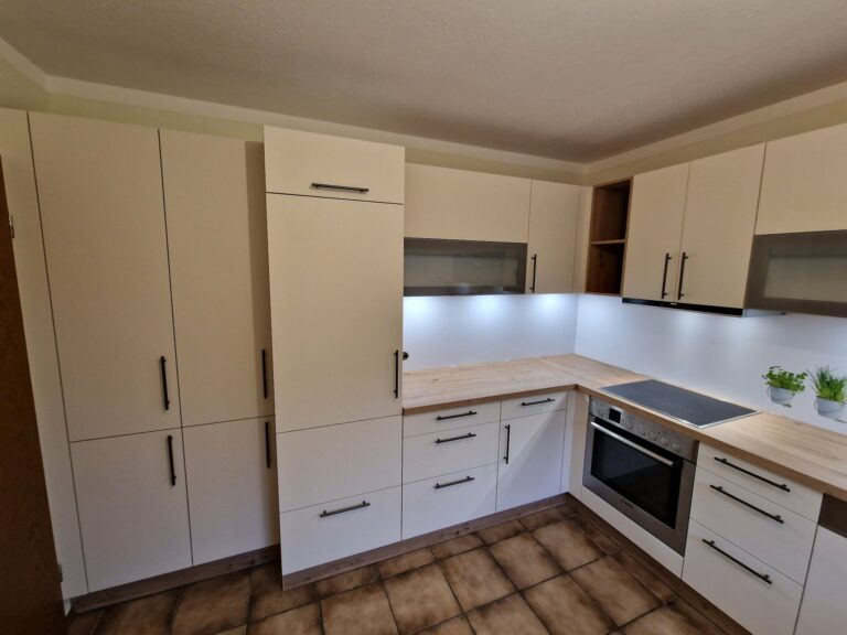 Schüller - Uni Matt Magnolia Schueller Uni matt Magnolia 2 768x576 - Schüller - Uni Matt Magnolia