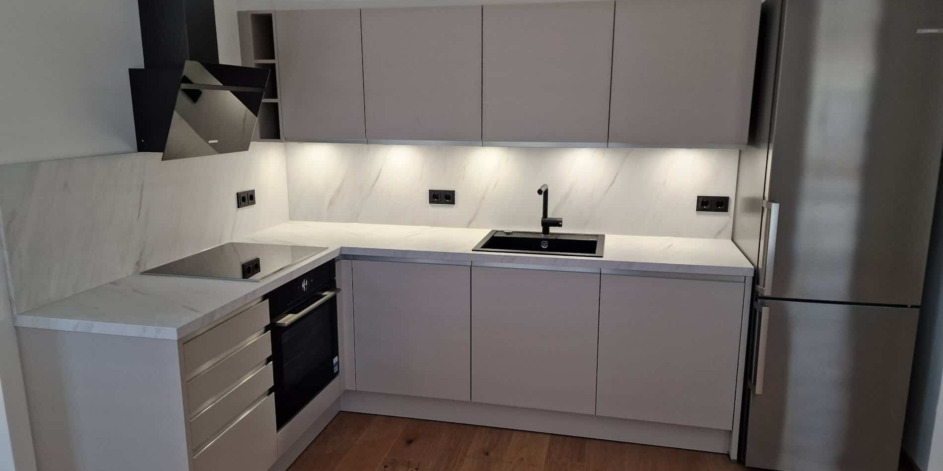 Schüller Nova Sandgrau 1