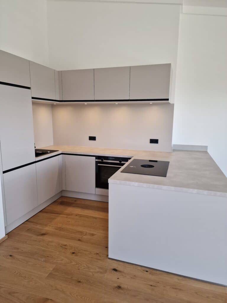 Schüller Küche - Uni Matt sandgrau Schueller Uni matt Sandgrau 2 768x1024 - Schüller Küche - Uni Matt sandgrau