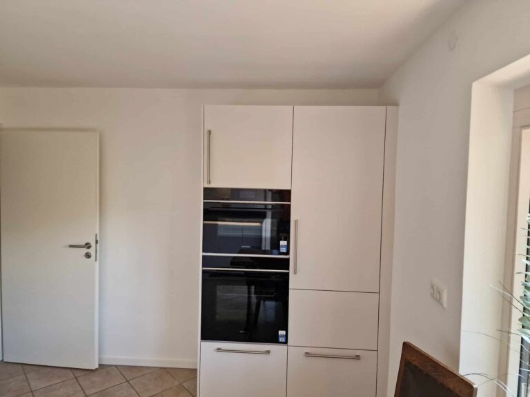 Schüller Küche - Uni Matt Muschelweiß Schueller uni matt muschelweiss 3 768x576 - Schüller Küche - Uni Matt Muschelweiß