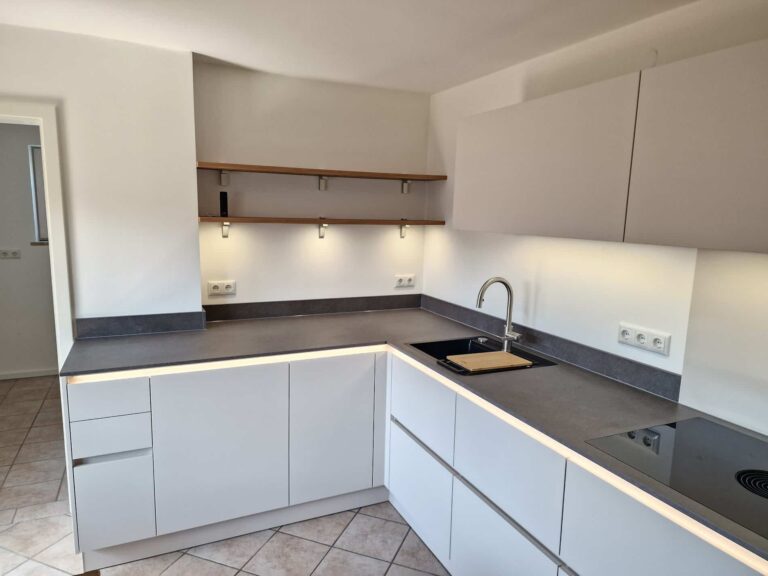 Schüller Küche - Uni Matt Muschelweiß Schueller uni matt muschelweiss 4 768x576 - Schüller Küche - Uni Matt Muschelweiß