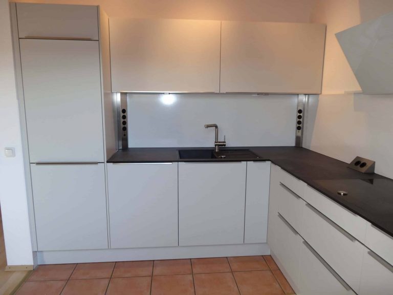 Schüller - Modell Uni matt Kristallgrau DSC03623 768x576 - Schüller - Modell Uni matt Kristallgrau