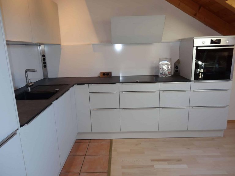 Schüller - Modell Uni matt Kristallgrau DSC03624 768x576 - Schüller - Modell Uni matt Kristallgrau