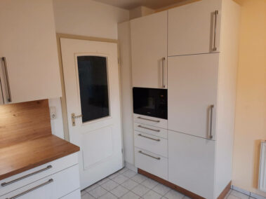 Glückliche Kunden: Montage unserer Schüller Küche in Wasserburg moebel spanrad kueche wasserburg schueller magnolia 4 379x284 - Glückliche Kunden: Montage unserer Schüller Küche in Wasserburg