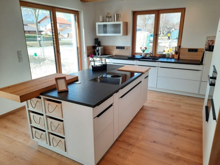 Schüller - Glasline kristallweiß matt Schueller Glasline matt kristallweiss 2 768x576 - Schüller - Glasline kristallweiß matt