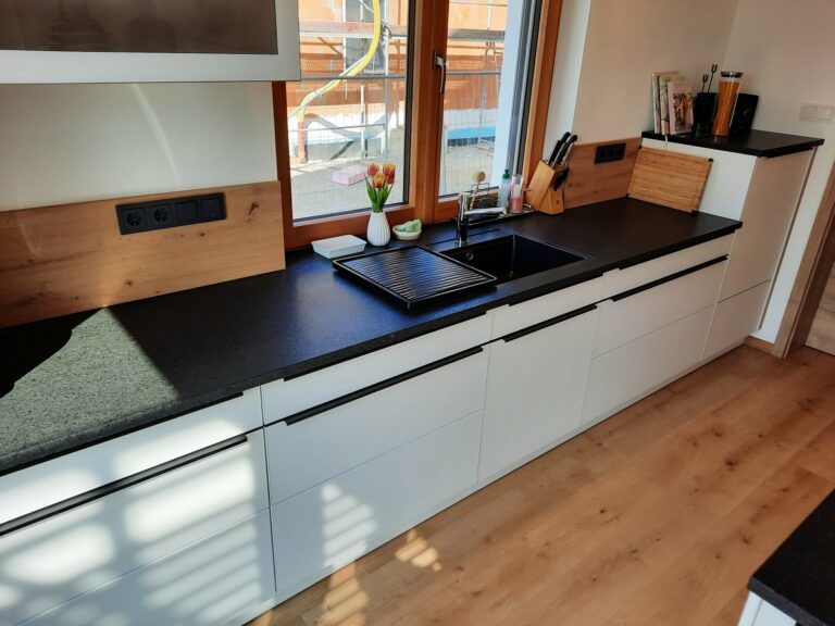 Schüller - Glasline kristallweiß matt Schueller Glasline matt kristallweiss 4 768x576 - Schüller - Glasline kristallweiß matt