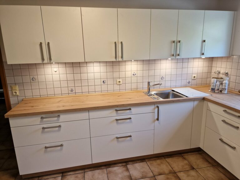 Schueller Nova weiss 1 768x576 - Schüller - Nova weiß mit Wildeiche