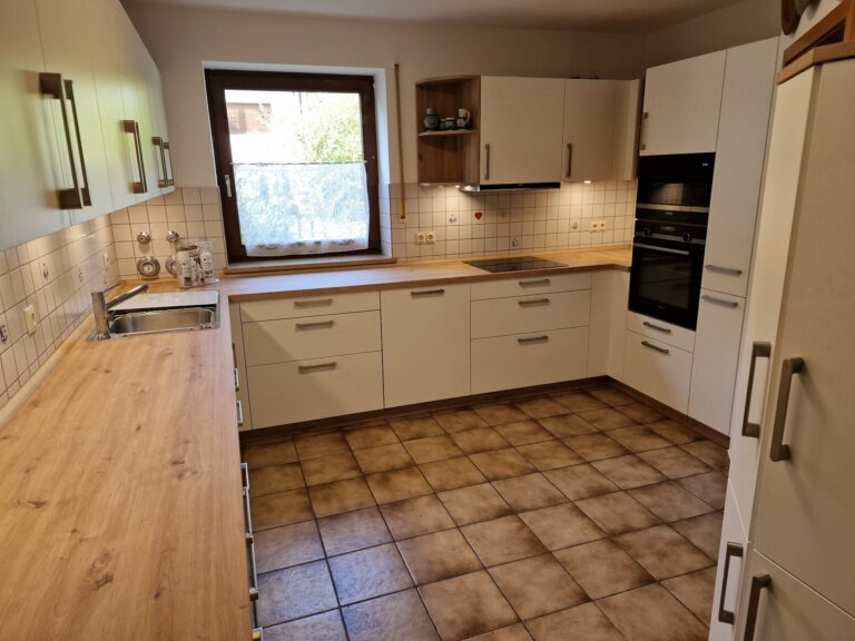 Schueller Nova weiss 3 768x576 - Schüller - Nova weiß mit Wildeiche